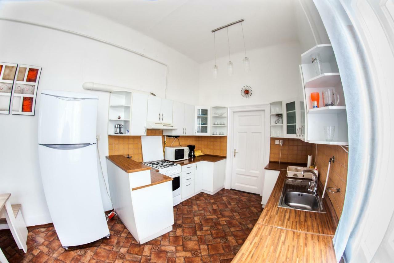 Inner City Apartment Debrecen Ngoại thất bức ảnh