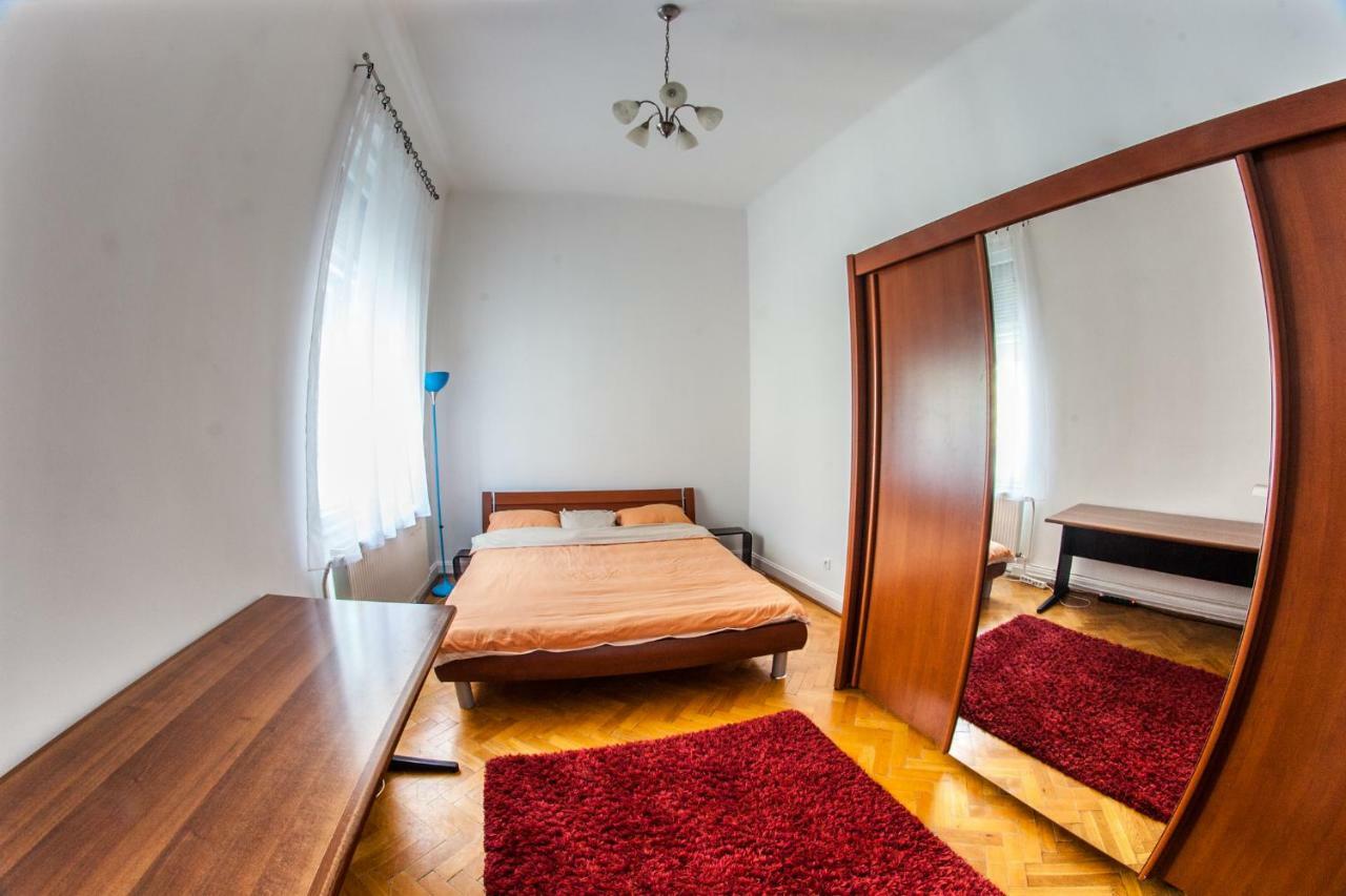 Inner City Apartment Debrecen Ngoại thất bức ảnh