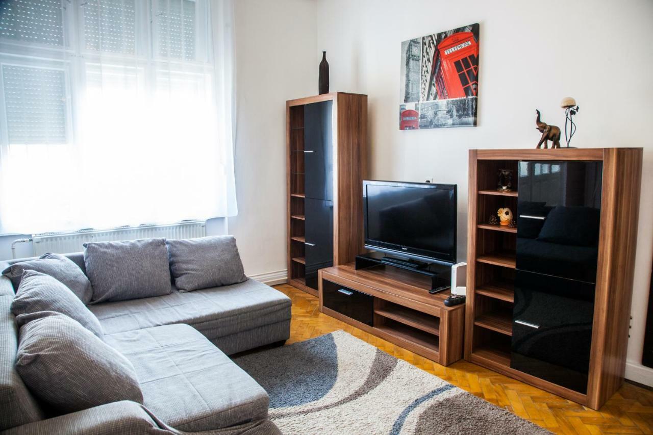 Inner City Apartment Debrecen Ngoại thất bức ảnh