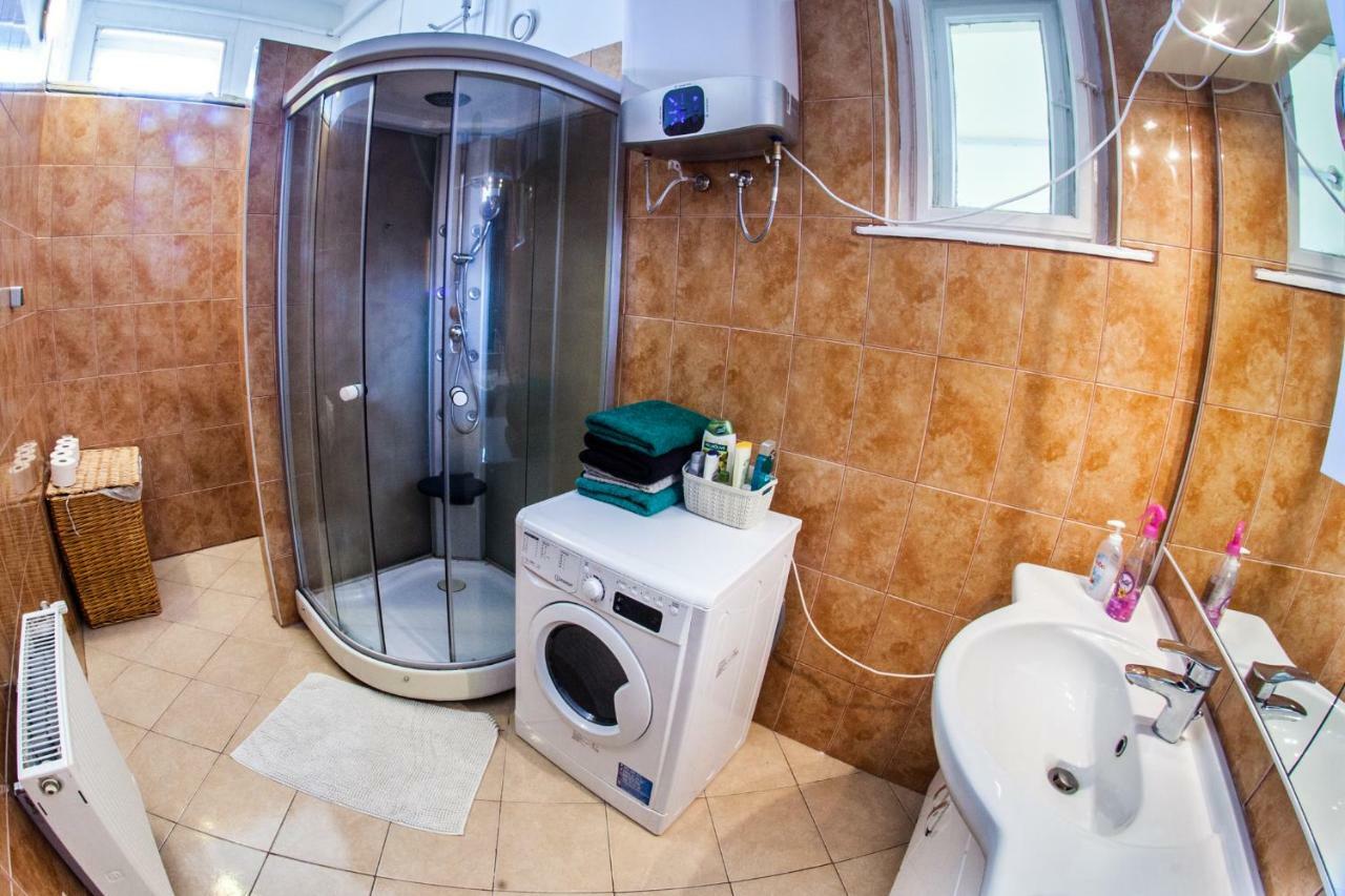 Inner City Apartment Debrecen Ngoại thất bức ảnh